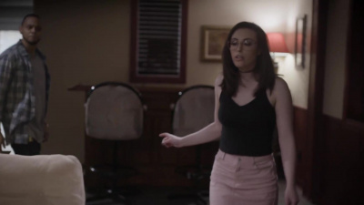 Casey Calvert cheats with ex while on the phone with current boyfriend